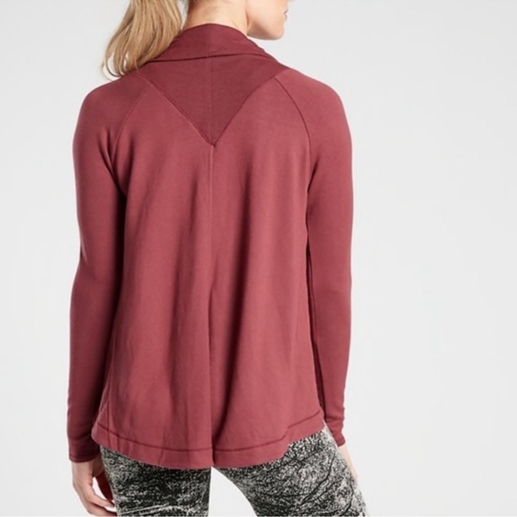 Like New - Athleta Nirvana Wear 2 Ways Wrap - in Maple Red - size M Tall - Picture 2 of 7